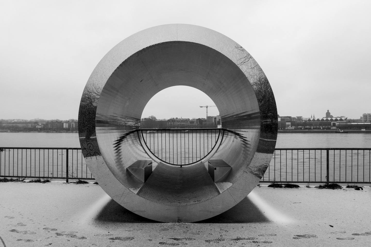 Silver cylinder at Mainz-Kastel